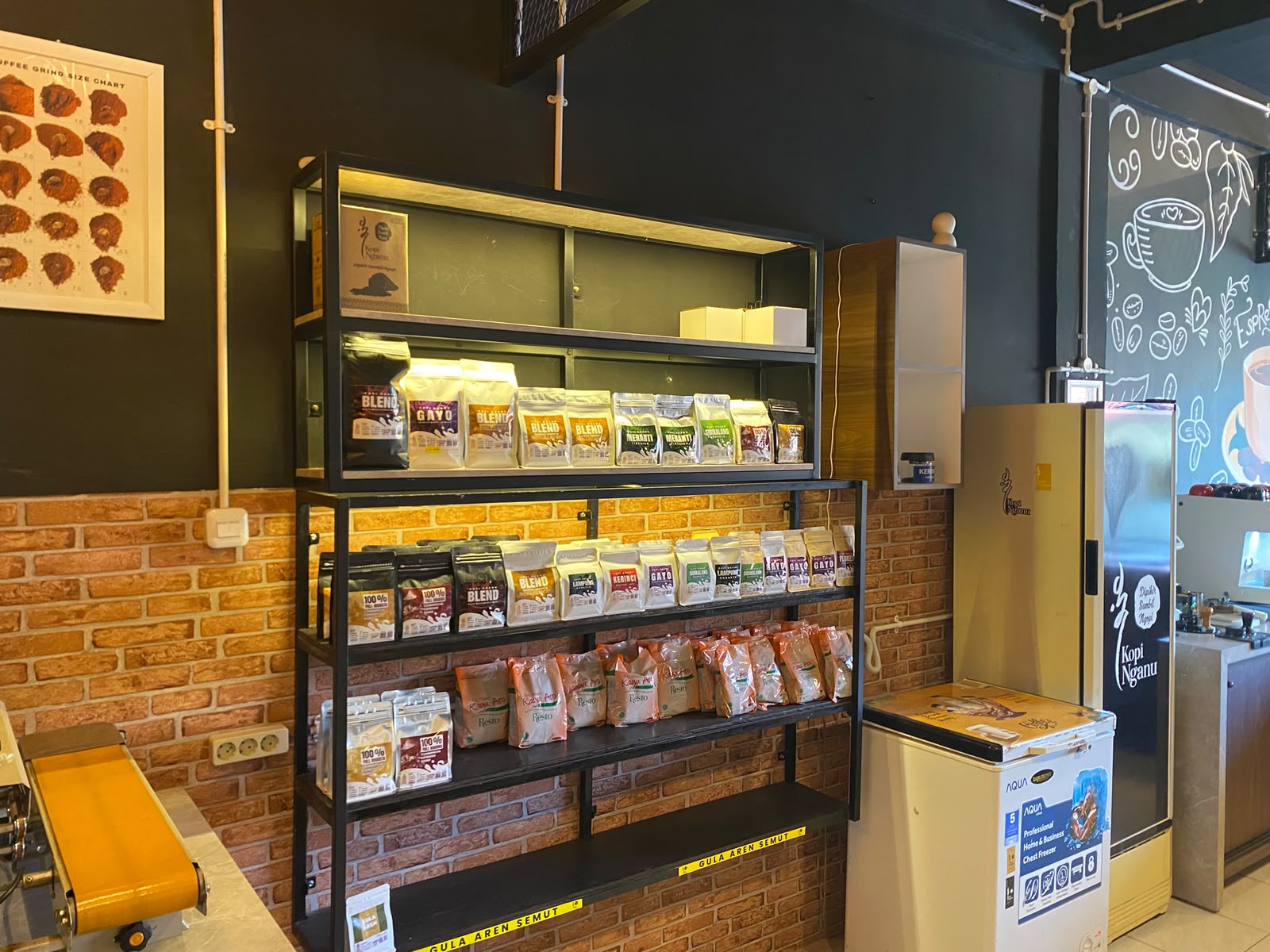 Sudut ruang Kopi Nganu Indonesia, Jl. Permadani Raya II